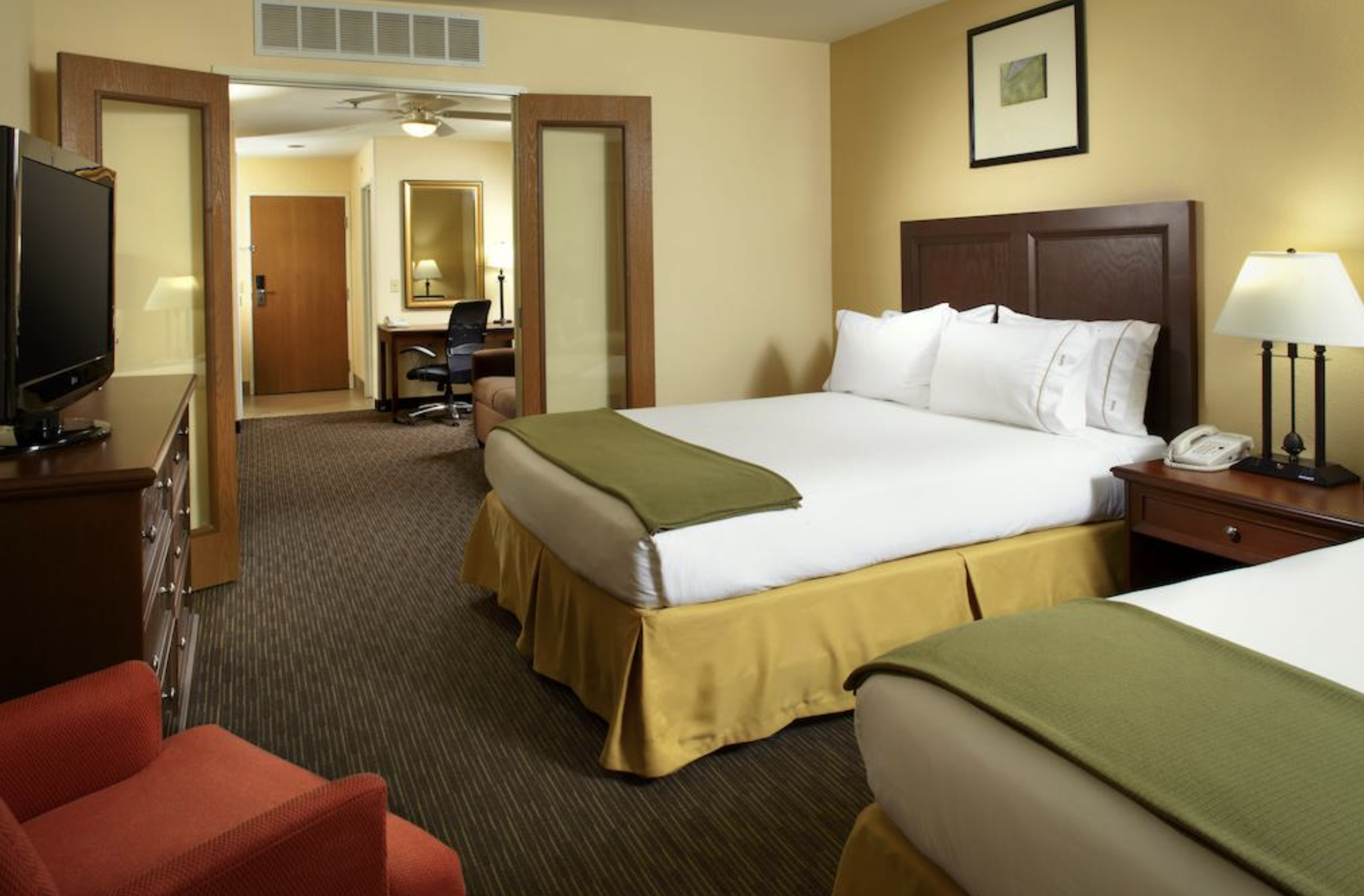Holiday Inn Express & Suites Scottsdale – Old Town, an IHG Hotel